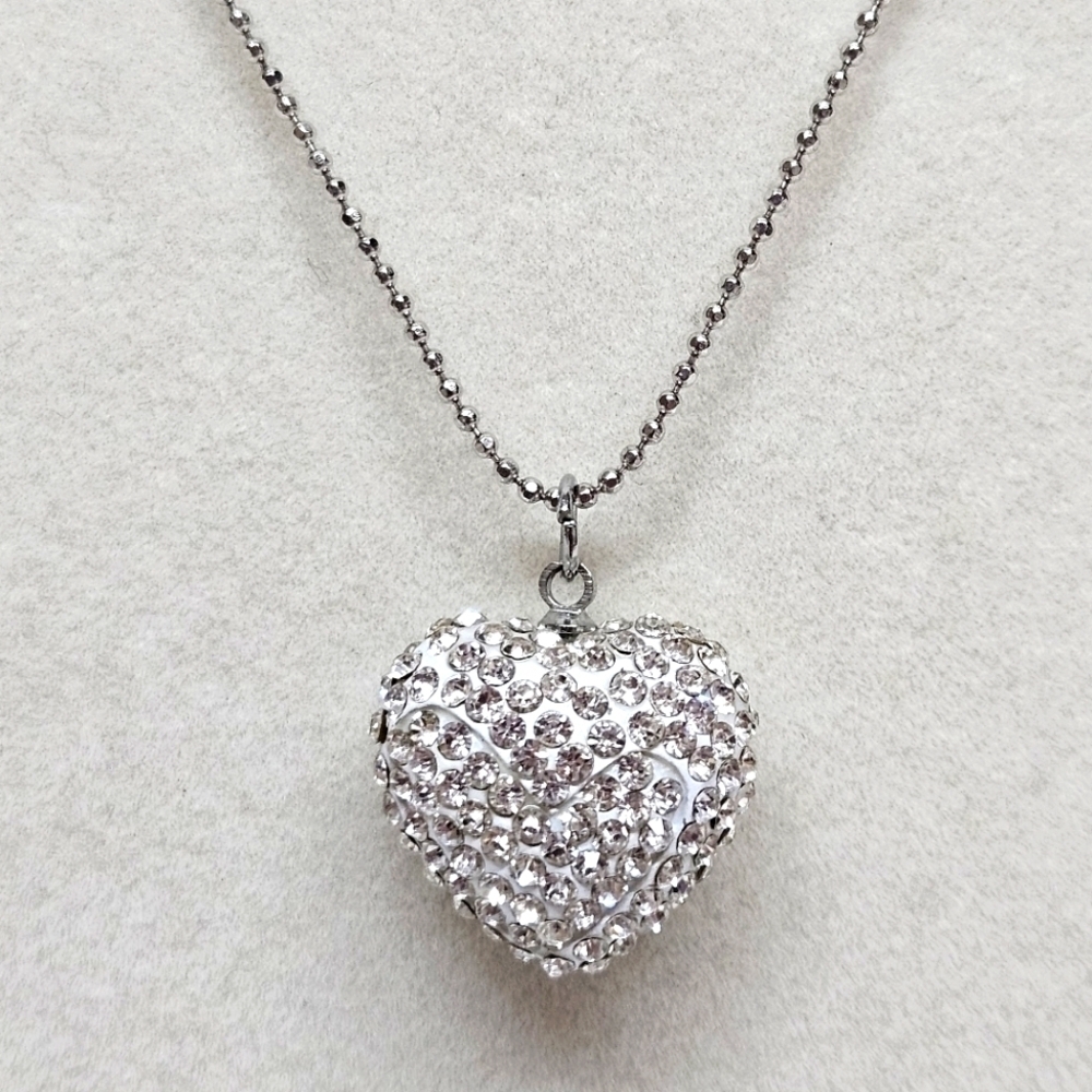 VINTAGE 18K White Gold Plated Rhinestone 3D Puffy Heart Pendant Necklace